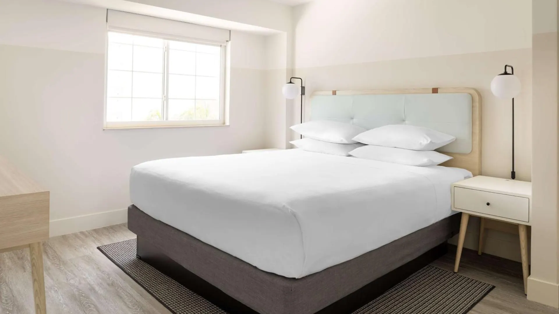 Hampton By Hilton Grand Cayman Seven Mile Beach George Town 3*,  Cayman Islands