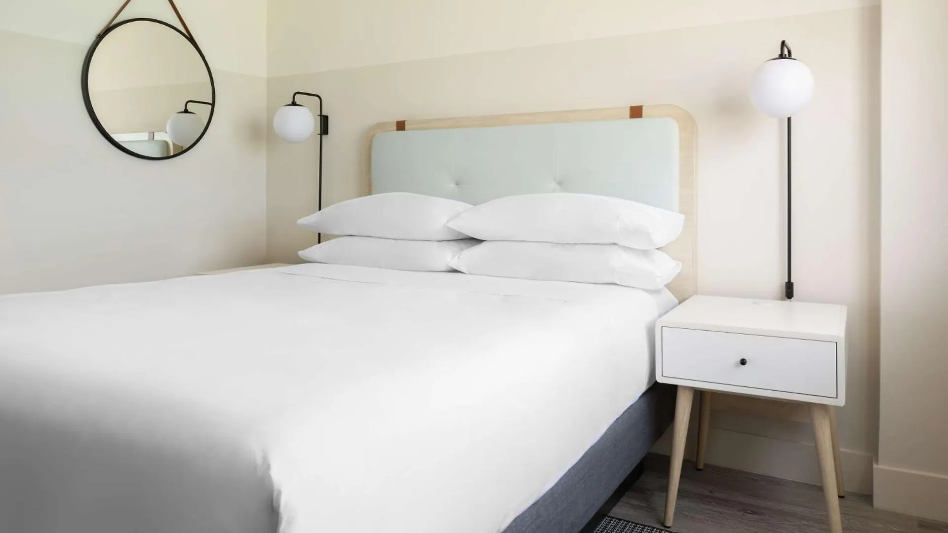 Resort Hampton By Hilton Grand Cayman Seven Mile Beach George Town