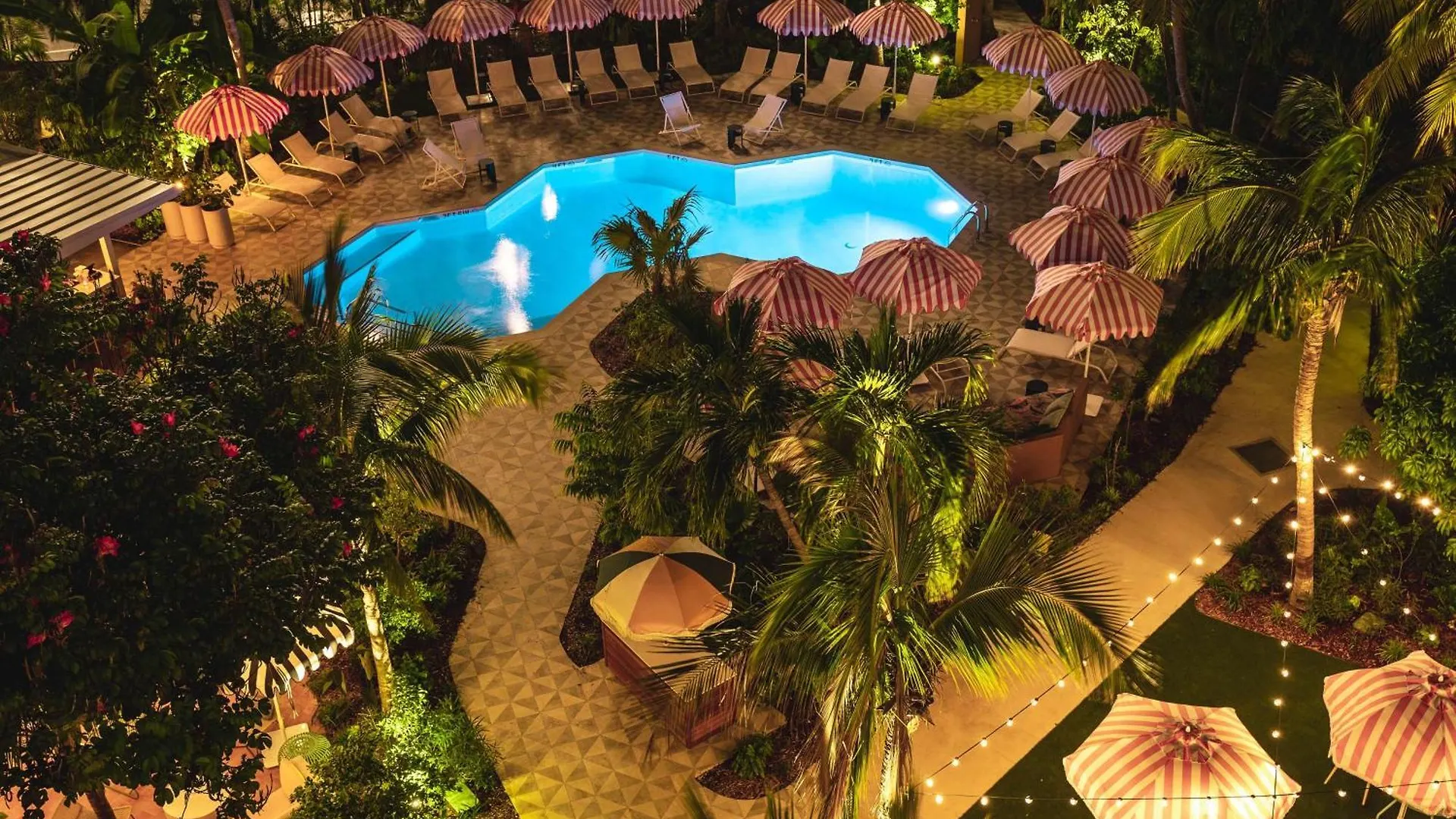 *** Resort Hampton By Hilton Grand Cayman Seven Mile Beach George Town Cayman Islands
