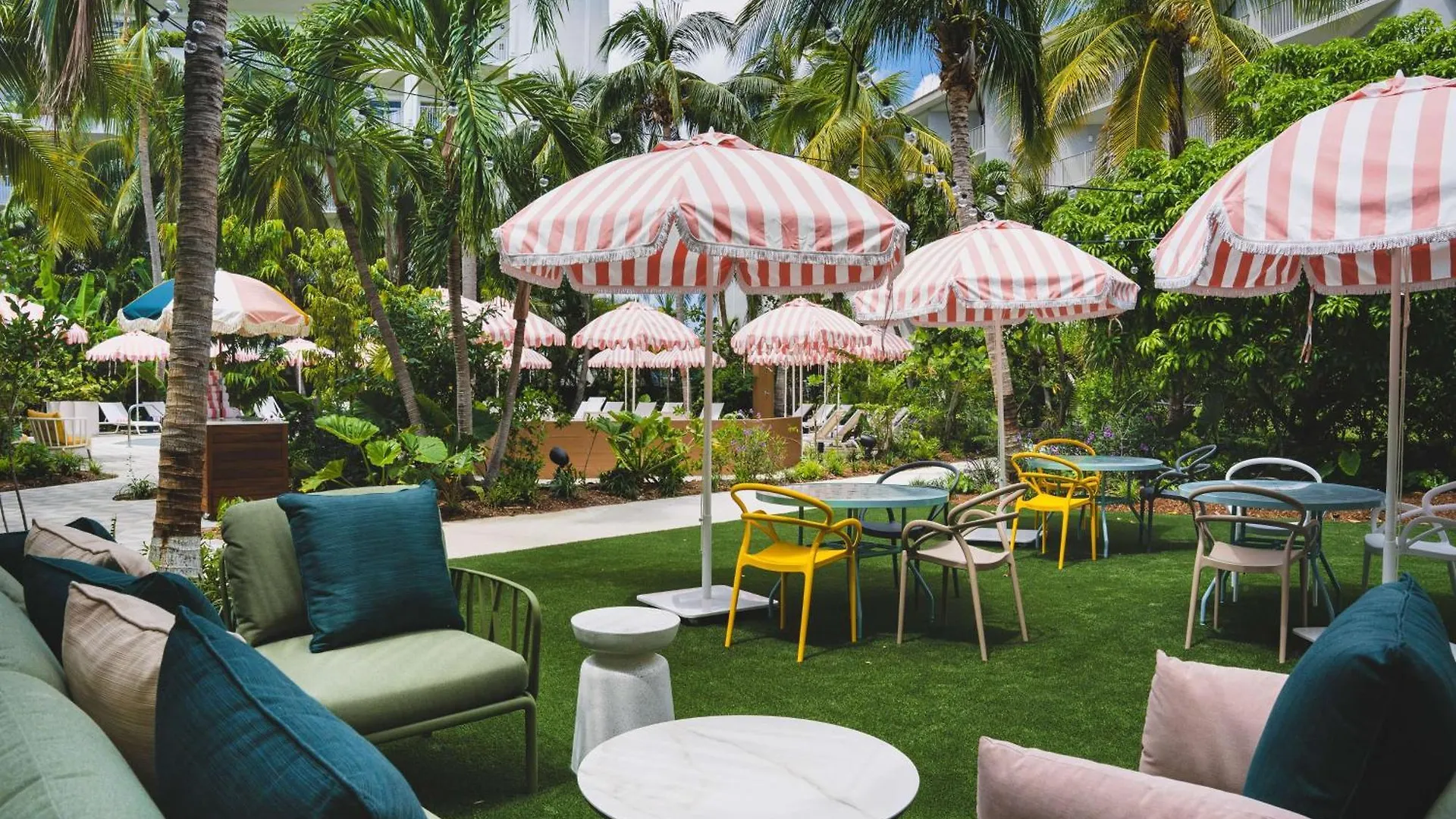 Resort Hampton By Hilton Grand Cayman Seven Mile Beach George Town